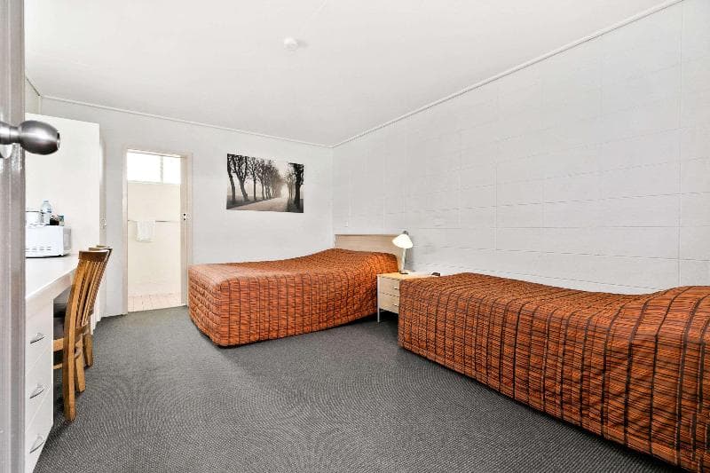 Rusty's Motel 5