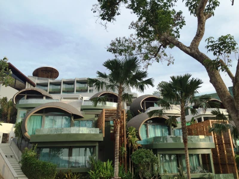 Crest Resort & Pool Villas 2