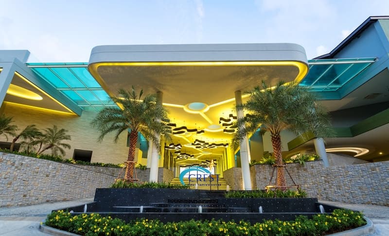 Crest Resort & Pool Villas 3