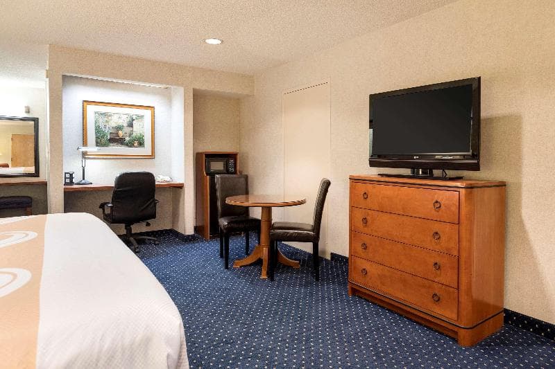 Quality Inn 5