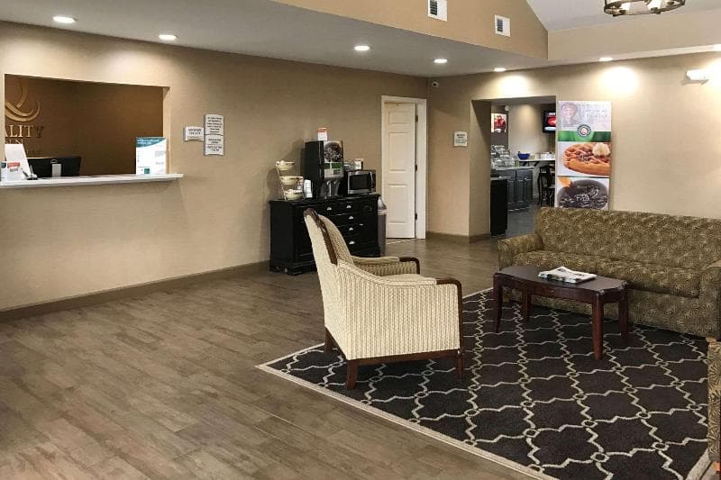 Quality Inn 4