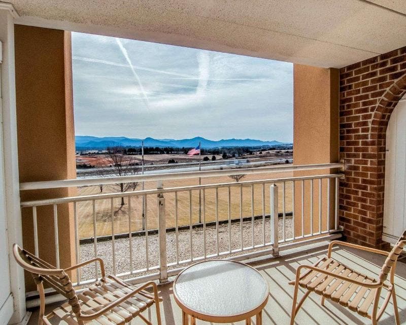 Comfort Inn & Suites 5