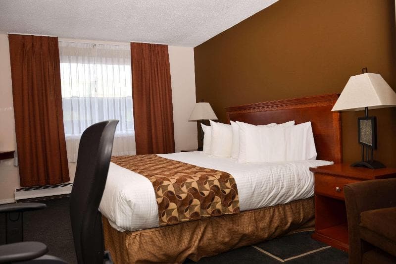 Econo Lodge 3