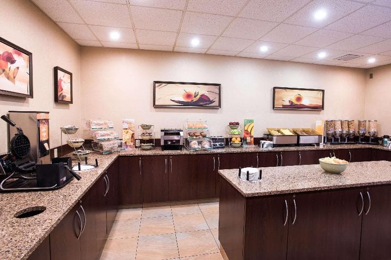 Quality Inn And Suites Val Dor 2