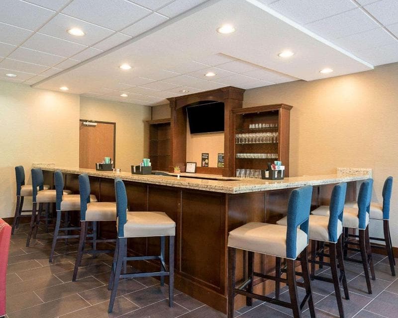 Comfort Suites Bridgeport - Clarksburg 2