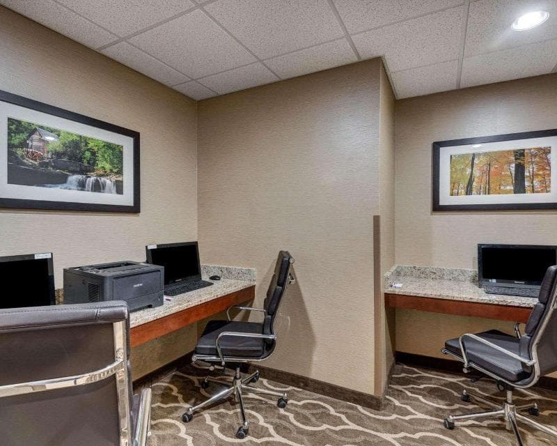 Comfort Suites Bridgeport - Clarksburg photo 1