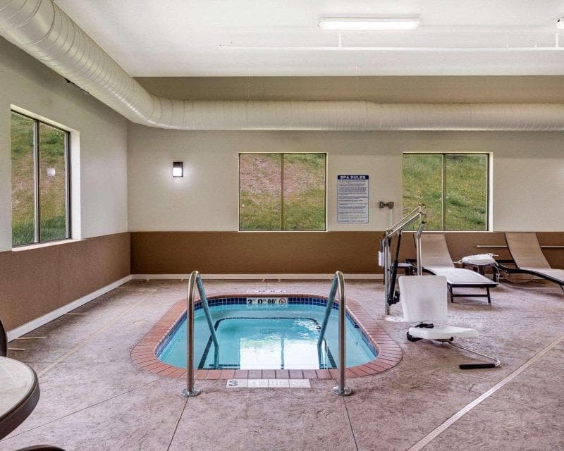 Comfort Suites Bridgeport - Clarksburg 5