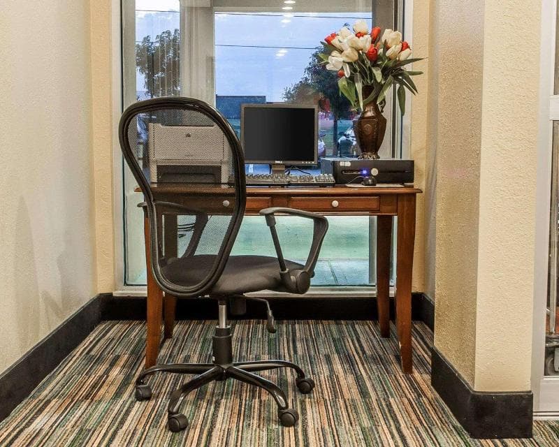 Comfort Inn & Suites photo 1