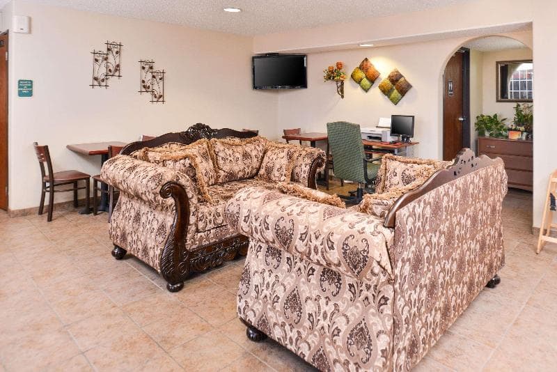 Quality Inn 5