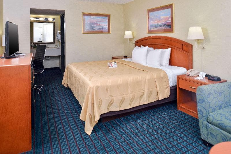 Quality Inn 4