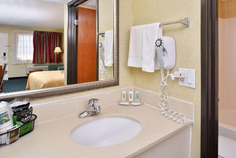 Quality Inn 3