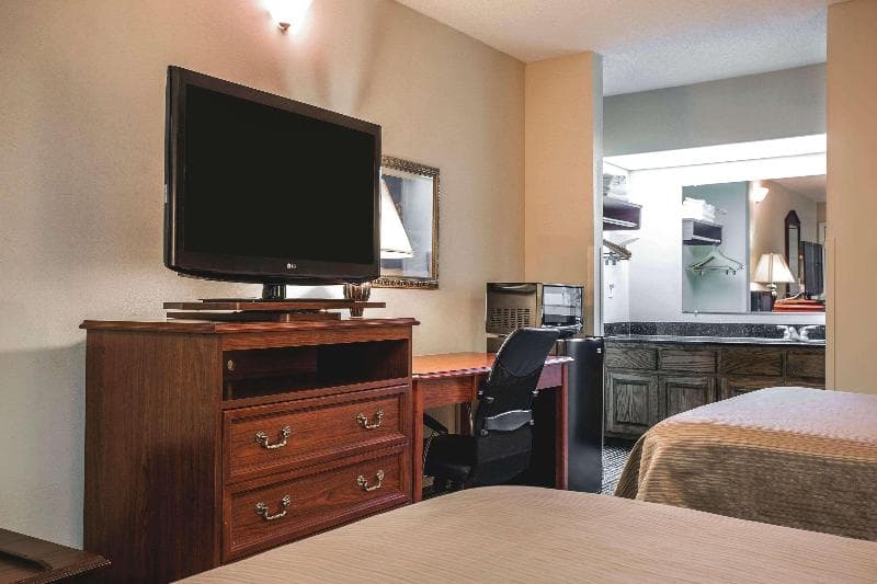 Quality Inn Waynesboro 4