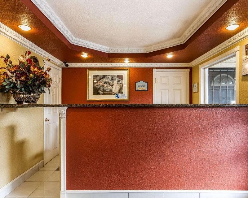 Rodeway Inn 4