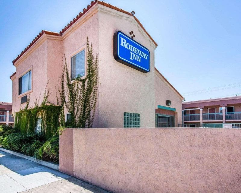 Rodeway Inn 4