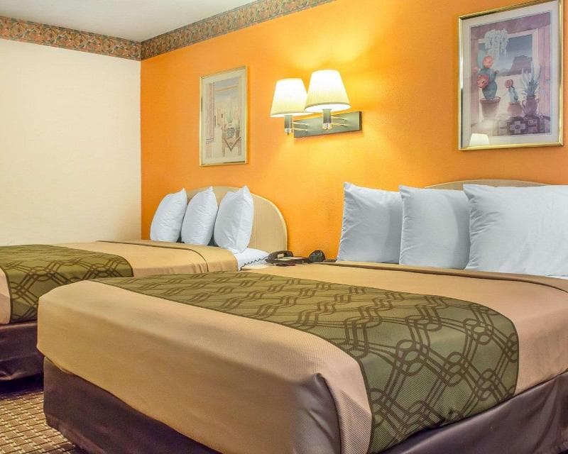 Econo Lodge Winslow I-40 photo 1