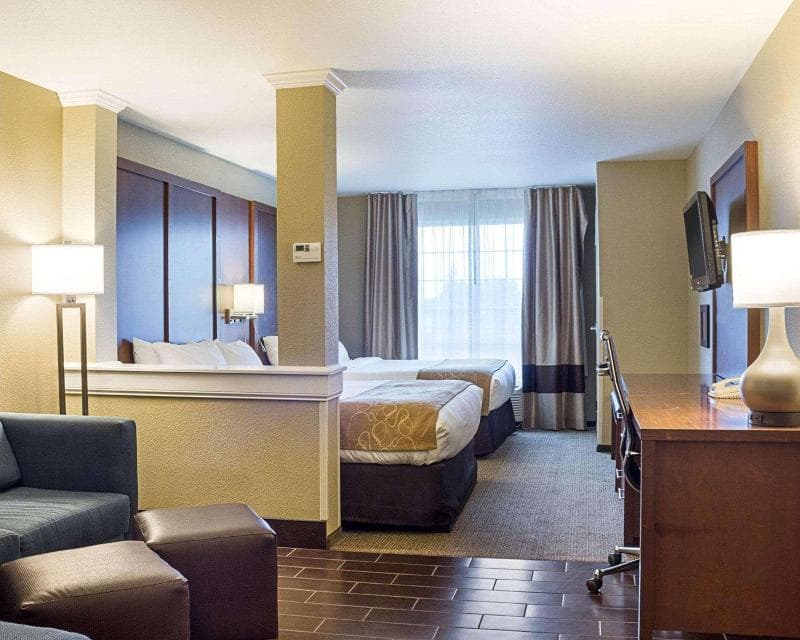 Comfort Suites Minot 2