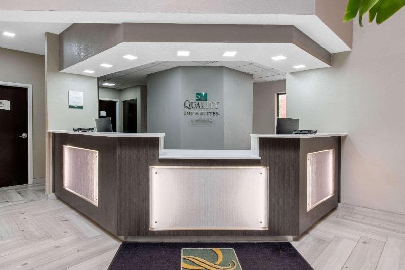 Quality Inn & Suites Brownsburg - Indianapolis West 5