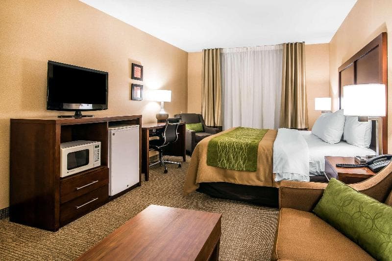 Quality Inn & Suites photo 1