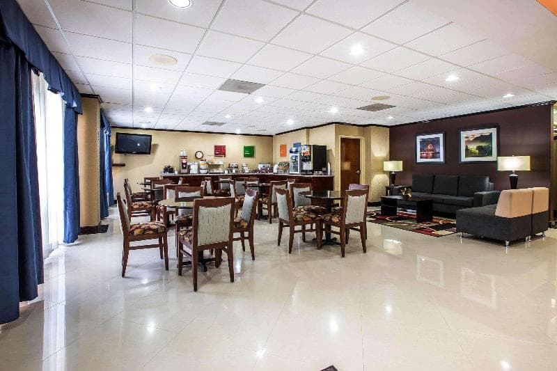 Comfort Inn 3