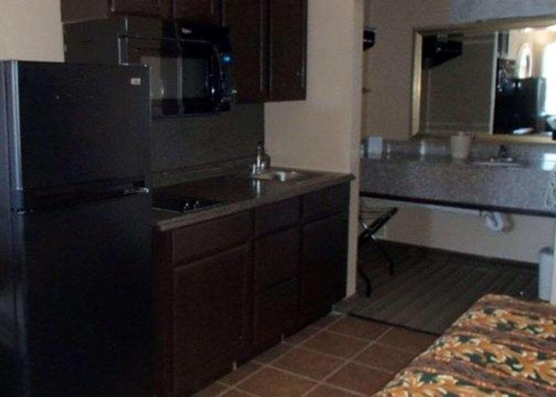 Suburban Extended Stay Hotel North Charleston 5