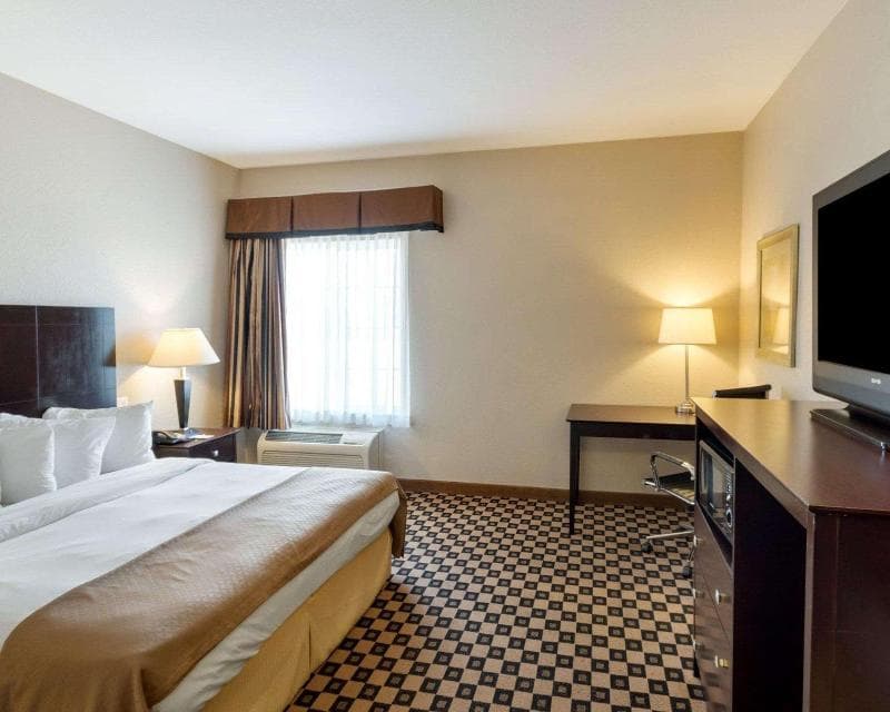 Quality Inn & Suites 2