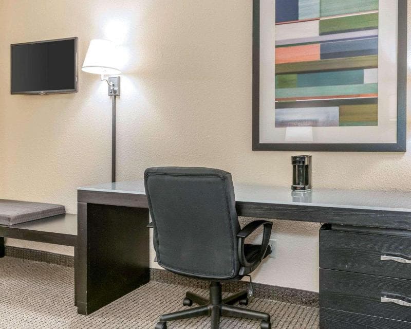 Quality Inn Indianapolis Northwest 5