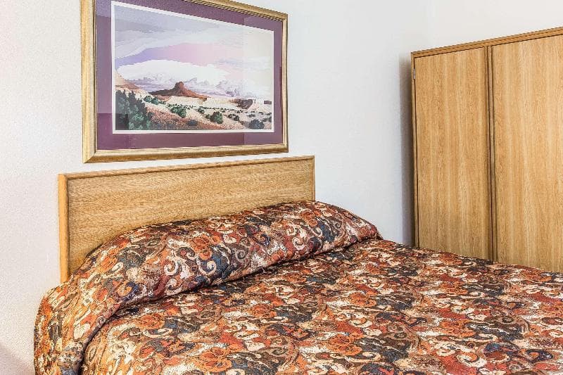 Rodeway Inn Rifle 3