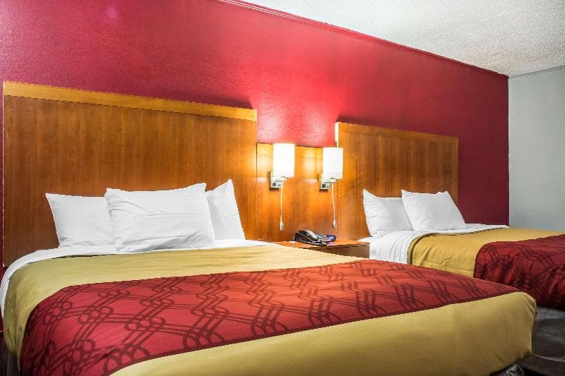 Econo Lodge Rochester 2