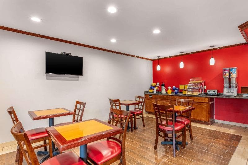 Econo Lodge Kosciusko 5