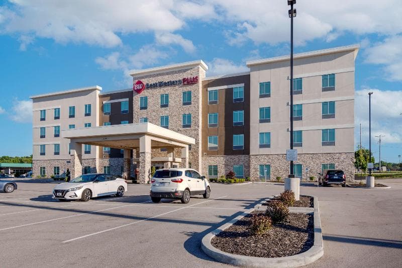Best Western Plus St. Louis Airport Hotel 4