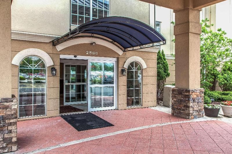 Comfort Suites Near University 2