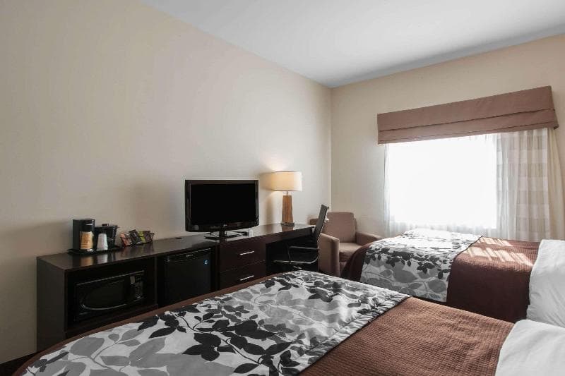 Sleep Inn & Suites Medical Center 4