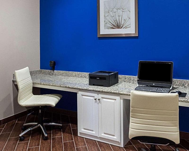 Comfort Suites main