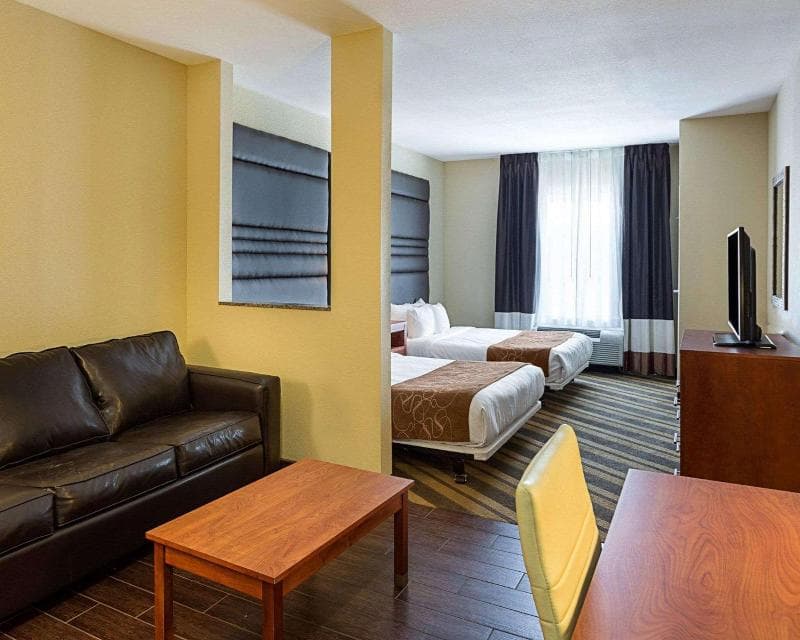 Comfort Suites photo 1