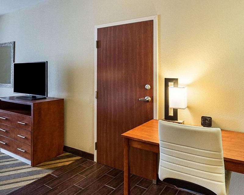 Comfort Suites 5