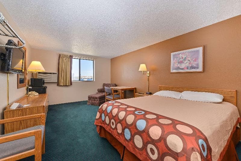 Rodeway Inn 5