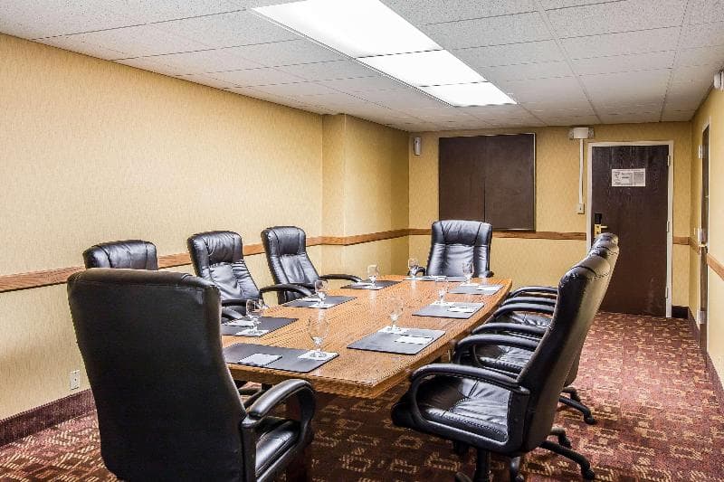 Quality Inn & Suites photo 1