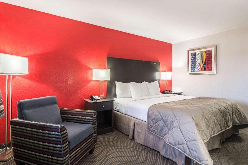 Clarion Inn And Suites Russellville I-40 3