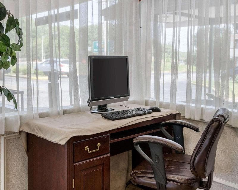Rodeway Inn University Newark photo 1