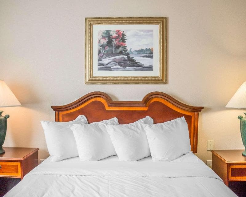 Quality Inn & Suites Manistique 2