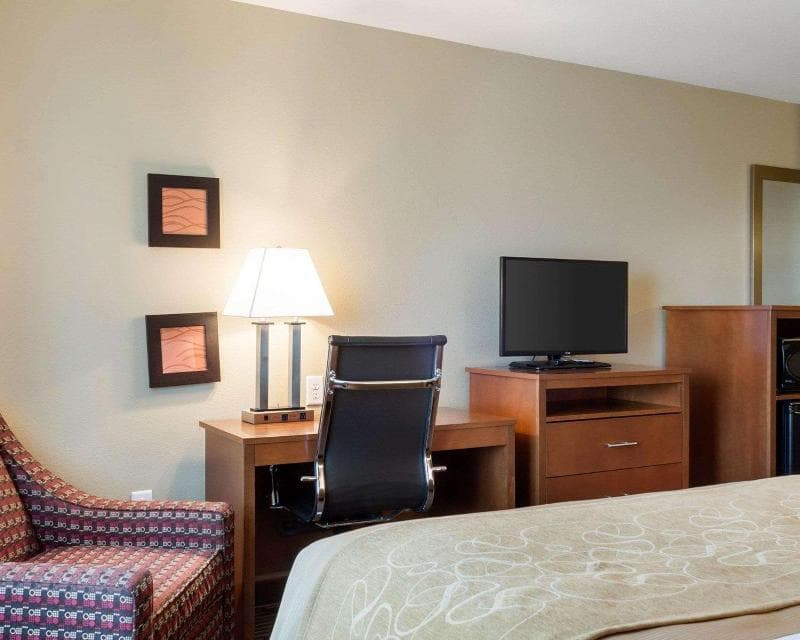 Comfort Inn And Suites North 5