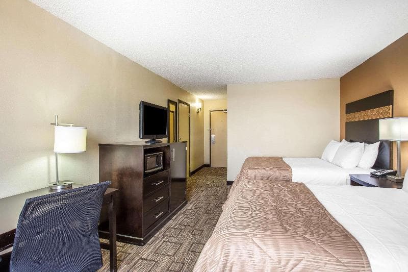 Clarion Hotel Fort Mill Near Amusement Park 5