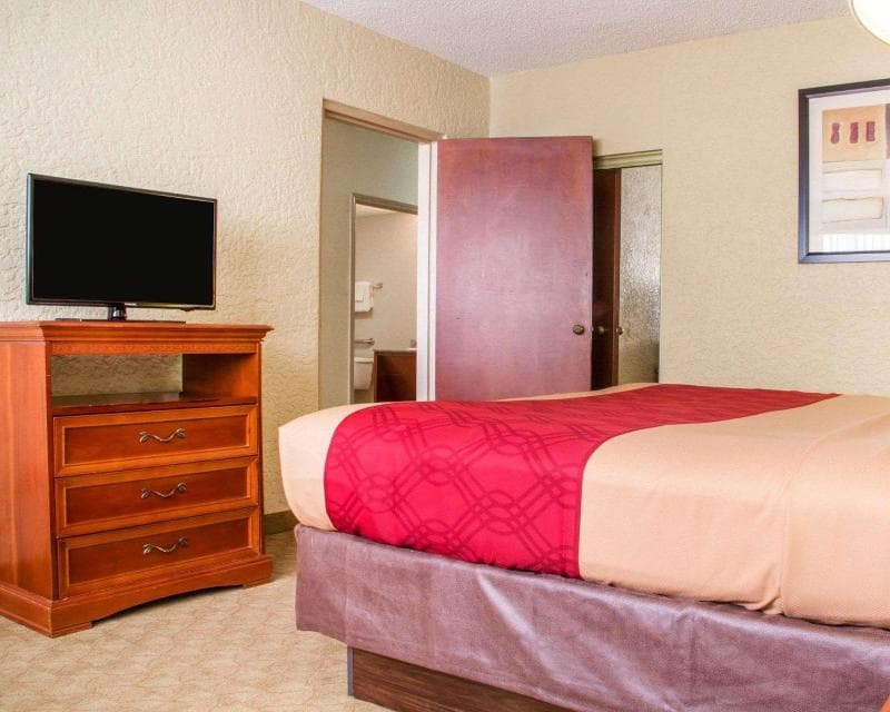 Econo Lodge Broken Arrow - Tulsa 5