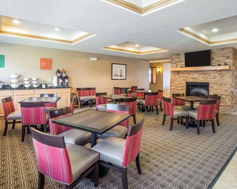Comfort Inn Evansville-Casper 3