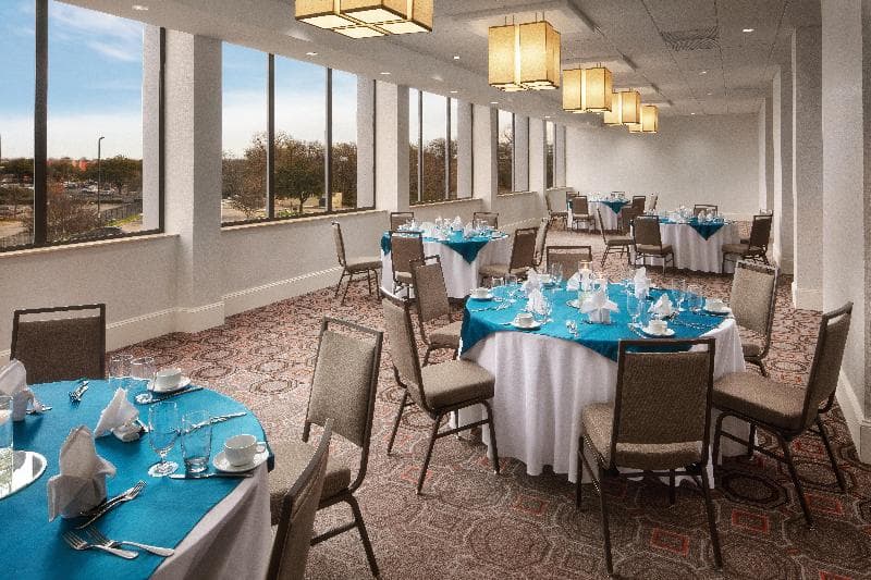 Crowne Plaza Market Center photo 1