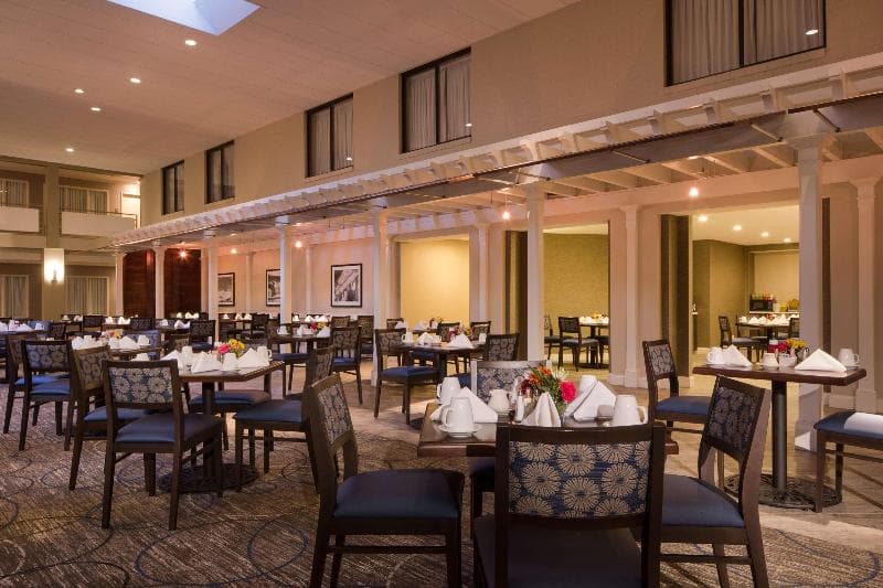 DoubleTree by Hilton Laurel 4