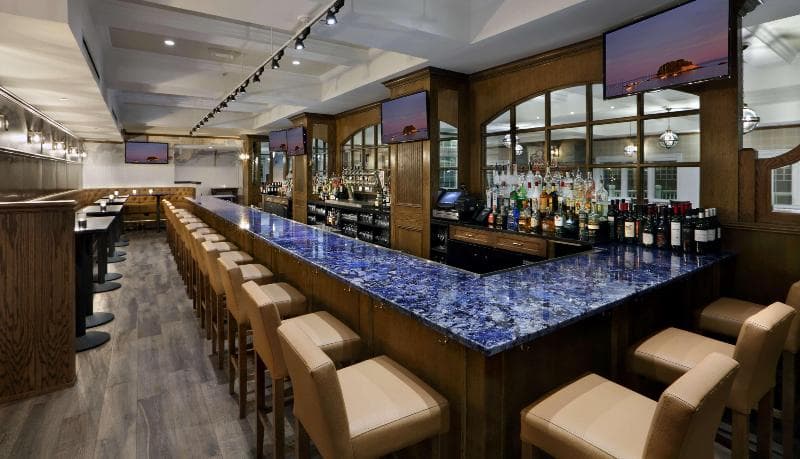 Madison Beach Hotel, Curio Collection by Hilton 2