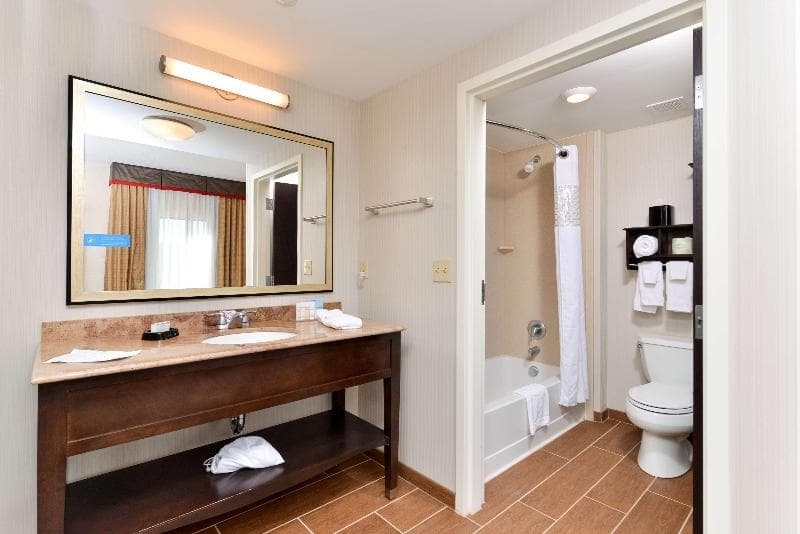Hampton Inn & Suites California University-Pittsburgh 2