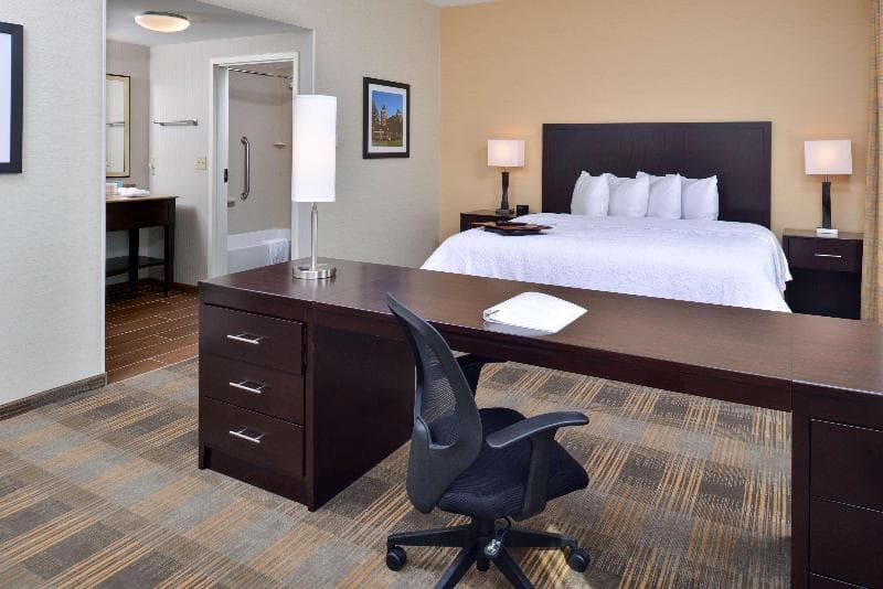 Hampton Inn & Suites California University-Pittsburgh 3
