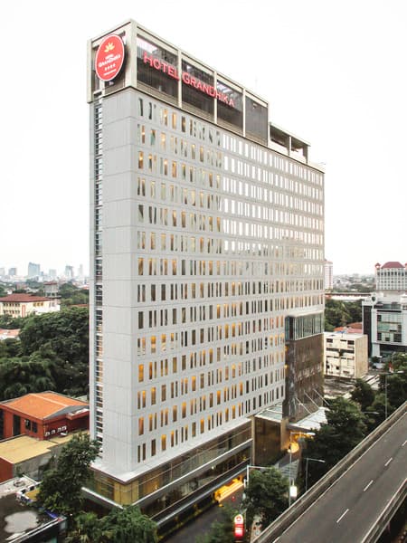 Grandhika Hotel Iskandarsyah 3